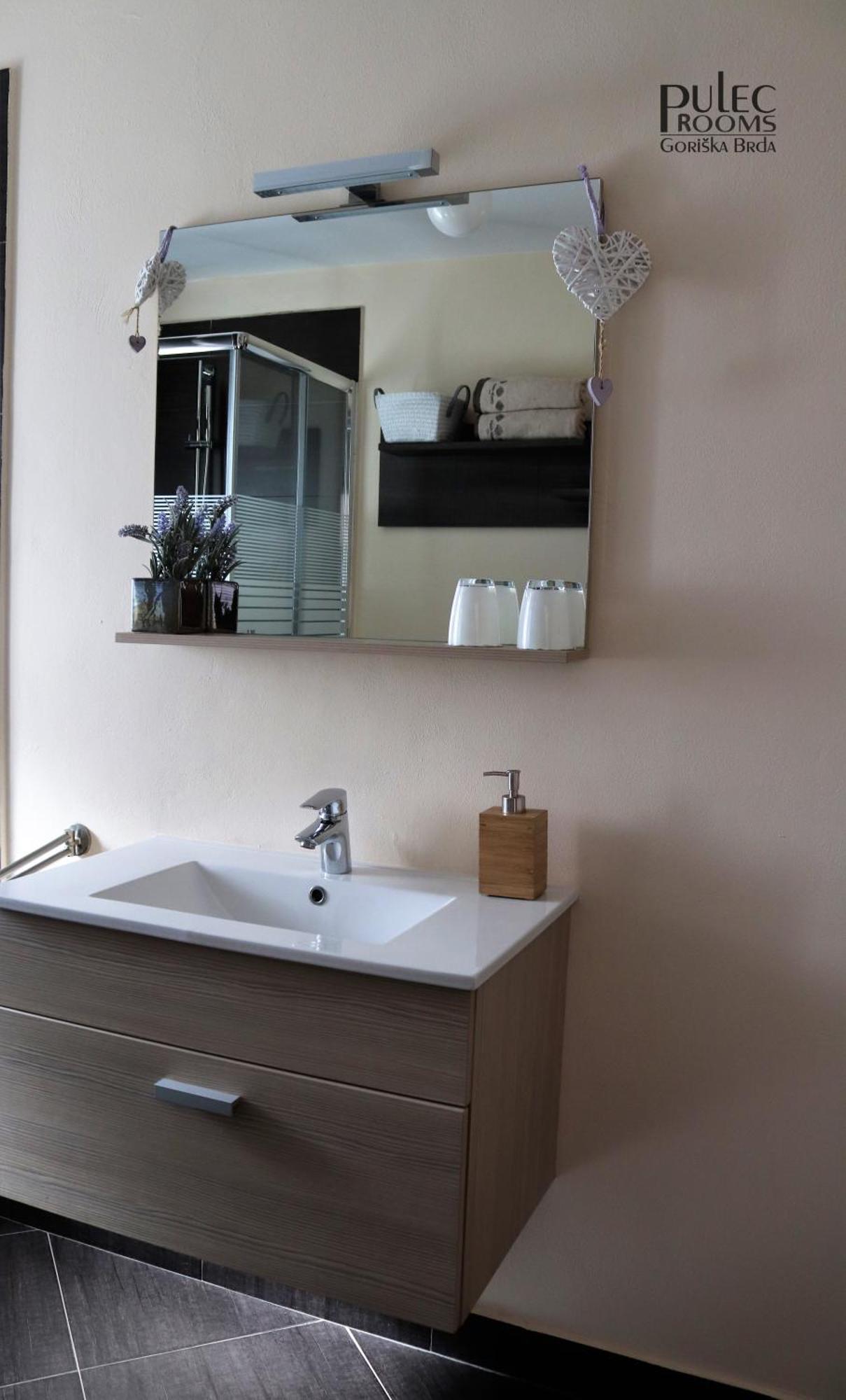 Apartma Sobe Pulec Dobrovo Ngoại thất bức ảnh